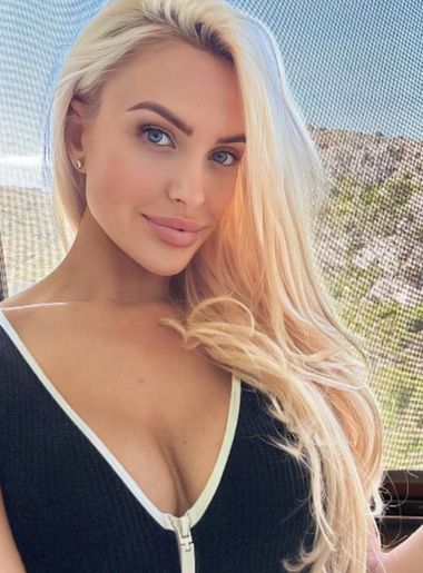 Grace, London, United Kingdom, chats online