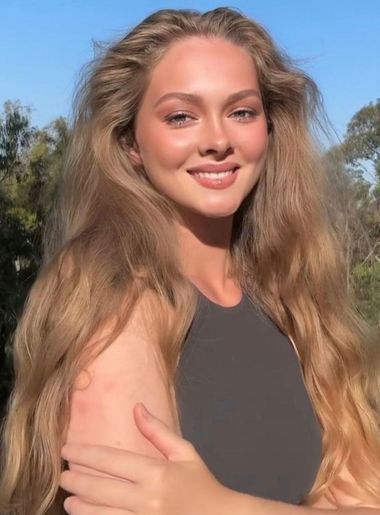 Oleksandra, Los Angeles, USA, 22